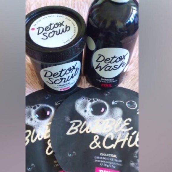 A Day Spa Deal. Worth 42.00. Detox Body Wash. 2 Face Masks and Detox Body Scrub - Picture 4 of 9